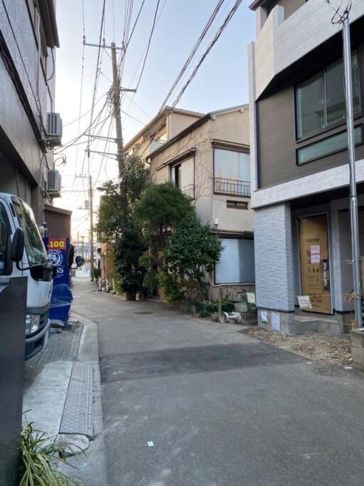 Takemura Building 107 *