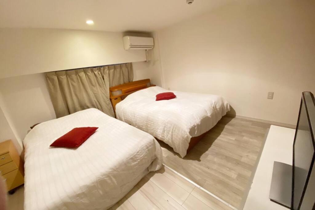 Takemura Building 107 *